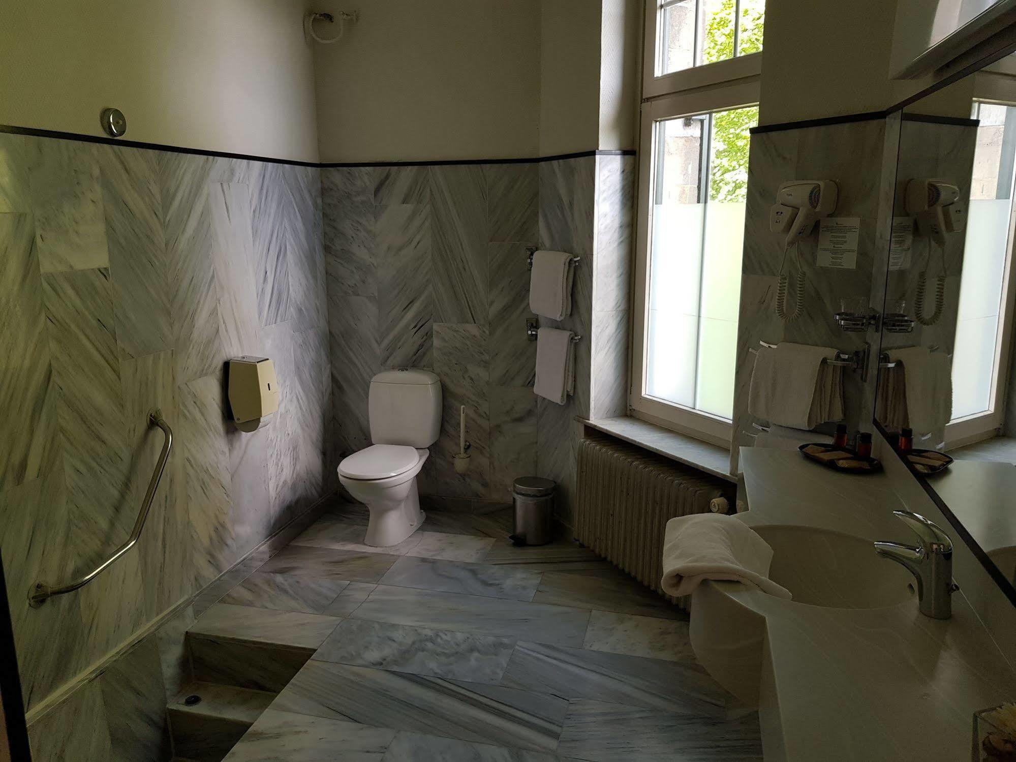 Hotel Kasteel Geulzicht ماسترخت المظهر الخارجي الصورة